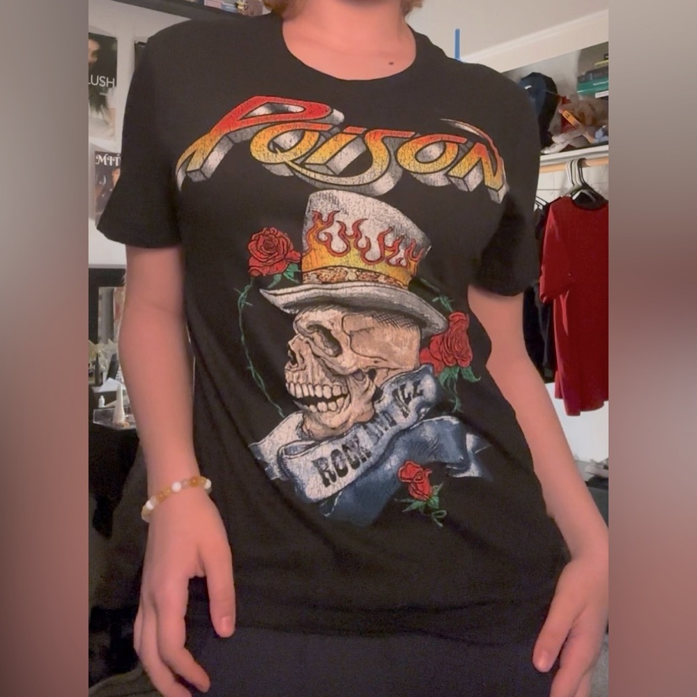 🎸📼Poison Rock Tee!! 📼🎸